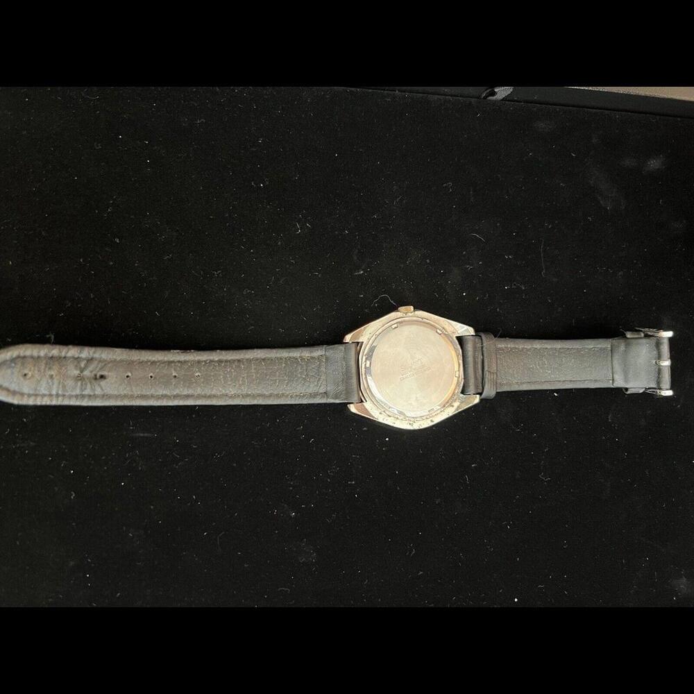 Signet Watch Glowing Face And Hands New Bat - Picture 5 of 6